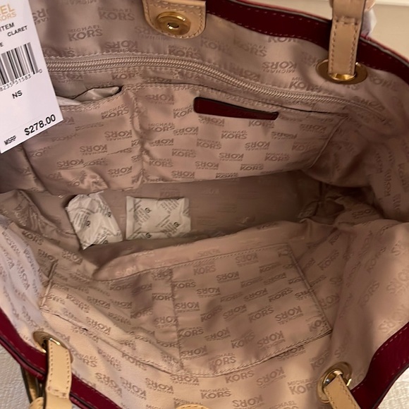 MICHAEL KORS -Jet Set Leather large tote in Claret red- NWT - Picture 4 of 12